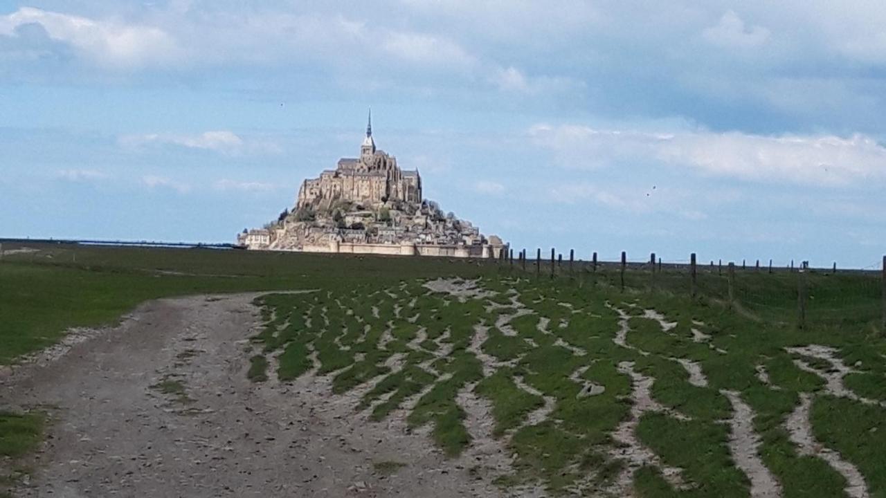 Le Petit Bois Normand - Chambre D'Hote Bed & Breakfast Champ-du-Boult ภายนอก รูปภาพ